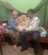 Mẹ VNAH Phạm Thị Ký và Đ/c Võ Hữu Thiện, Chủ tịch Công đoàn Sở