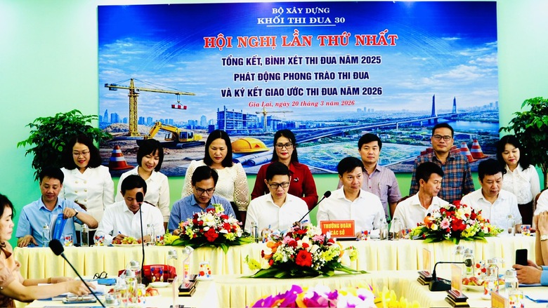 Lãnh đạo Sở Xây dựng 9 tỉnh trong Khối thi đua 30 ký kết giao ước thi đua năm 2026