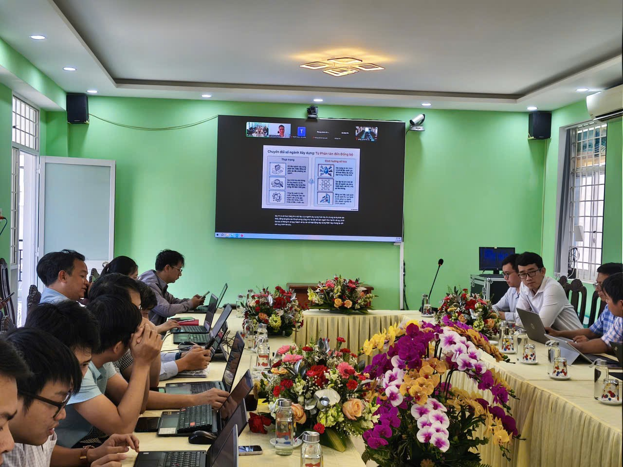 Quang cảnh buổi tập huấn